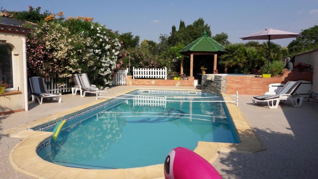 Gite T2 Avec Grande Piscine Villeneuve-la-Comptal Exterior foto
