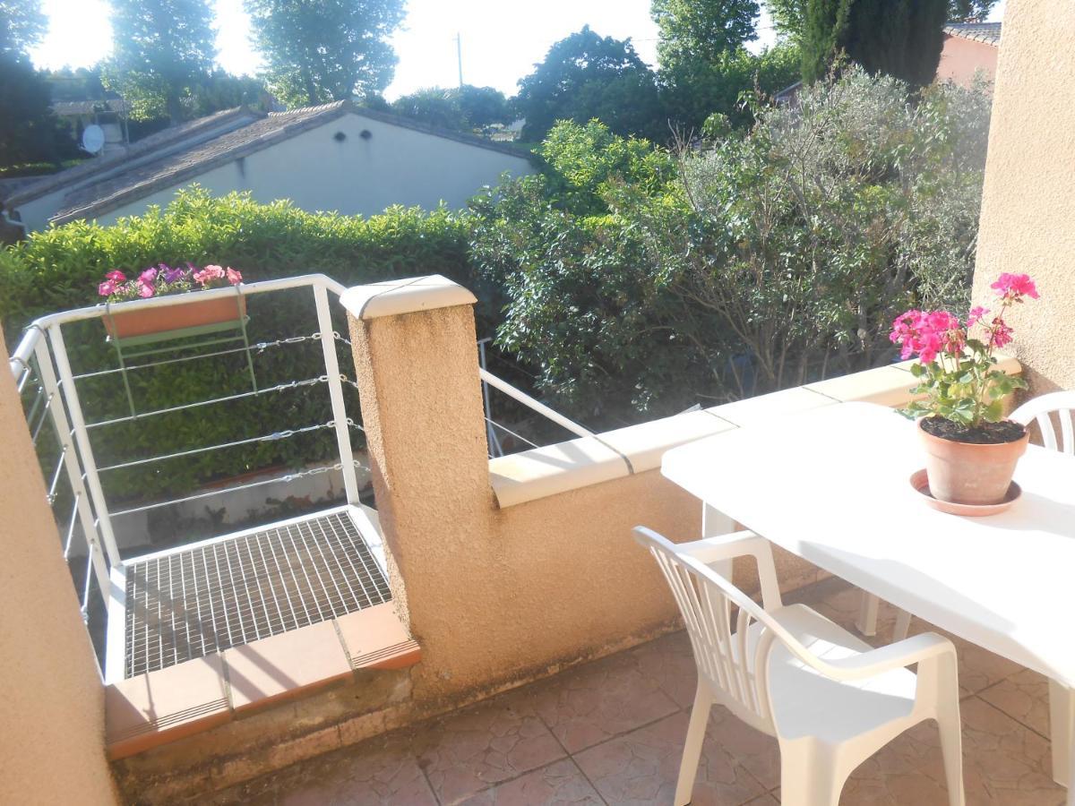 Gite T2 Avec Grande Piscine Villeneuve-la-Comptal Exterior foto